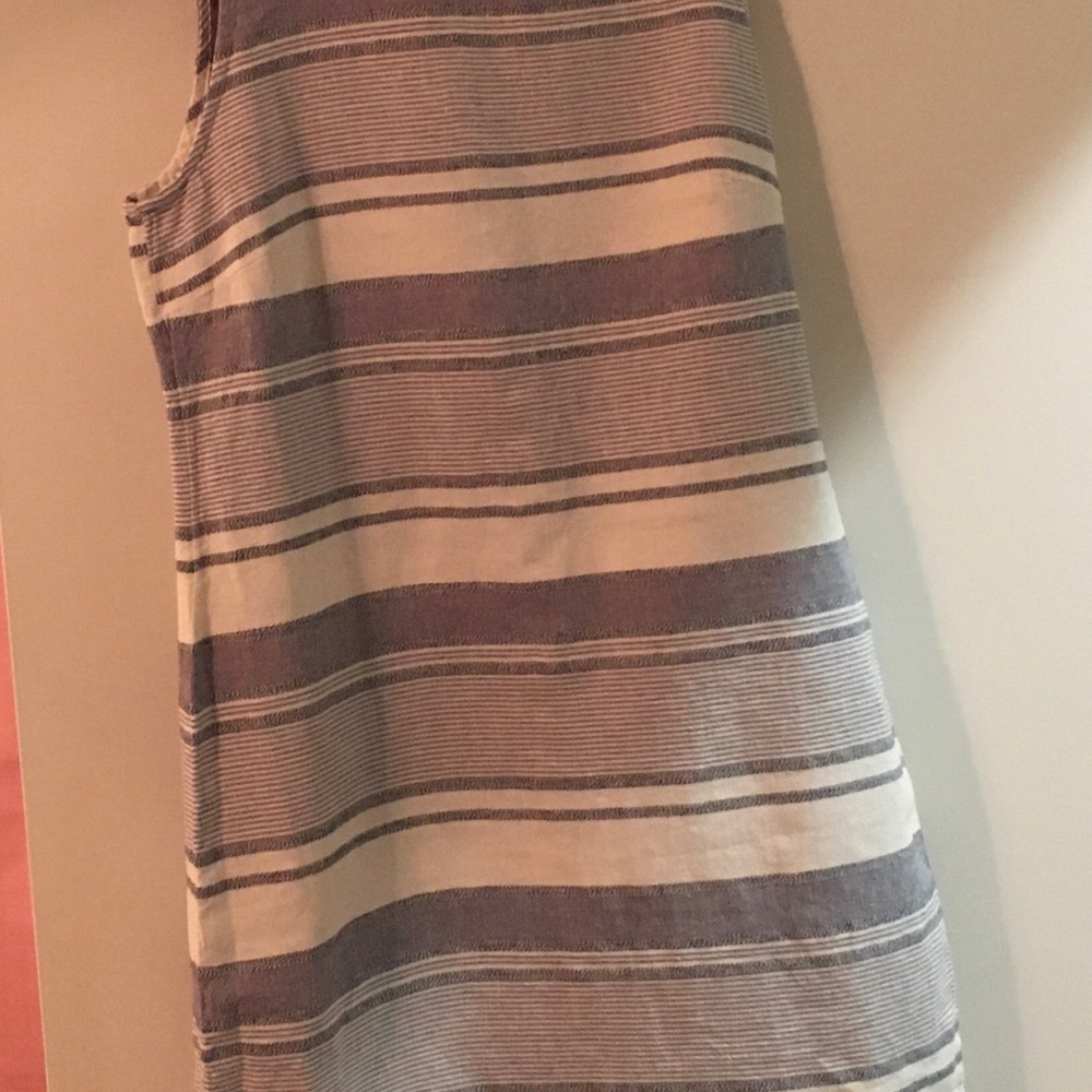 Gray and white dress. Used. Size 2